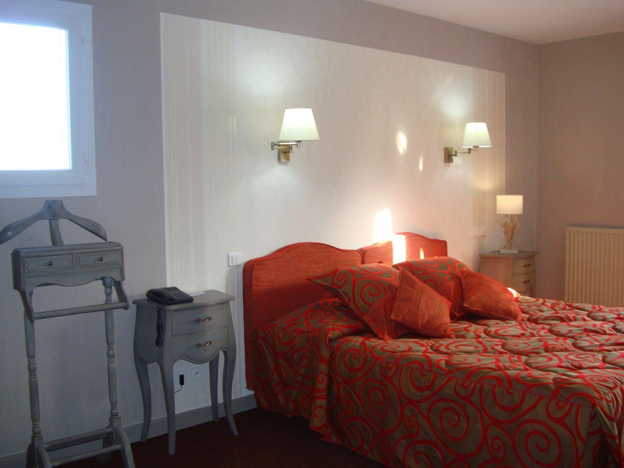Hotel Le Gue Du Holme Сен-Кентен-сюр-ле-Ом Экстерьер фото